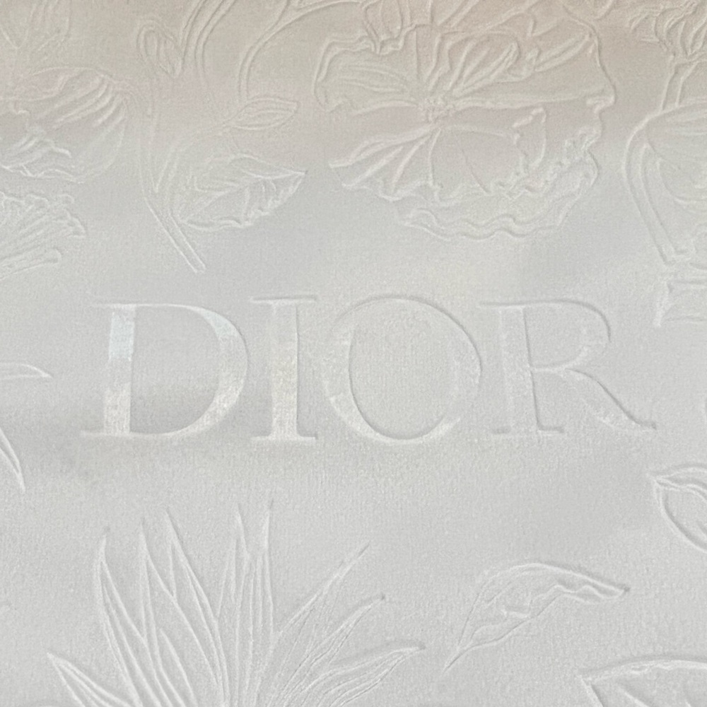 Dior Gift Set - Picture 12 of 14
